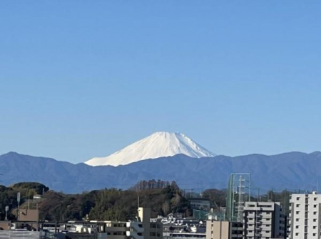 住戸からの眺望写真　天気の良い日には富士山が見えます♪