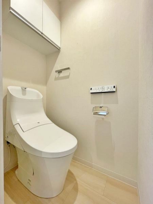 トイレ　清潔感と快適さと心地よさ♪
毎日使うトイレだから心地よい空間に保ちたい。もちろんウォシュレット完備です！