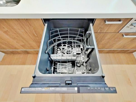 キッチン　食洗器付きなので洗い物が楽々に！！時間効率も上がります。