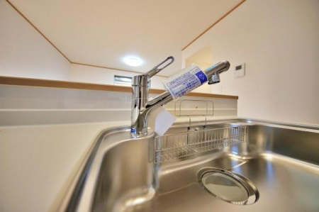 キッチン　ビルトイン浄水器付きです。浄水されたきれいな水なので安心してご利用できます。