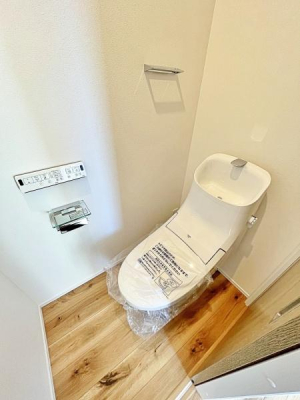 トイレ　清潔感と快適さと心地よさ♪毎日使うトイレだから心地よい空間に保ちたい。もちろんウォシュレット完備。