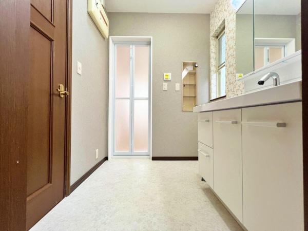 _ސ쌧lstj2ڂ̒ÈˌĂ̐ʑEʏ