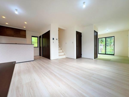 _ސ쌧ԎsJ5ڂ̒ÈˌẴrO