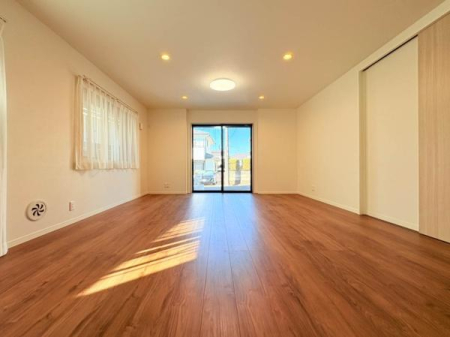 �_�ސ쌧���l�s���攒��6���ڂ̐V�z��ˌ��Ẵ��r���O