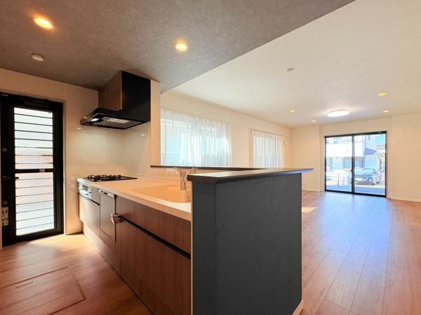 �_�ސ쌧���l�s���攒��6���ڂ̐V�z��ˌ��ẴL�b�`��