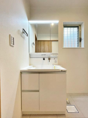 _ސ쌧ls拫VJ̒ÈˌĂ̐ʑEʏ