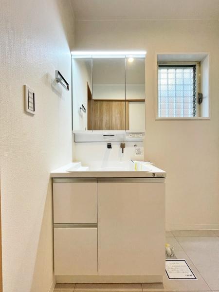 _ސ쌧ls拫VJ̒ÈˌĂ̐ʑEʏ