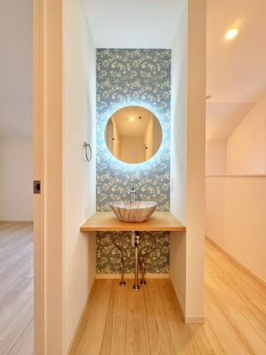 _ސ쌧sq̐VzˌĂ̐ʑEʏ