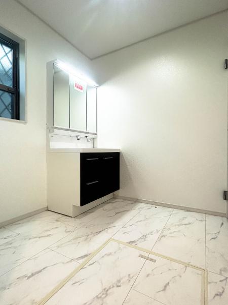 _ސ쌧ls撆c4ڂ̐VzˌĂ̐ʑEʏ