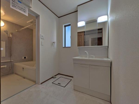 scs2ڂ̐VzˌĂ̐ʑEʏ