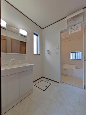 scs2ڂ̐VzˌĂ̐ʑEʏ