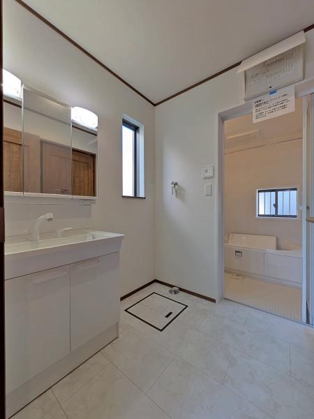 scs2ڂ̐VzˌĂ̐ʑEʏ