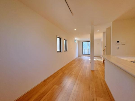 _ސ쌧lsx7ڂ̐VzˌẴrO