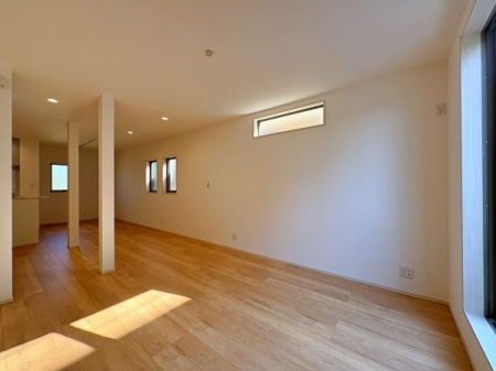 _ސ쌧lsx7ڂ̐VzˌẴrO