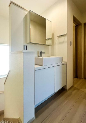 _ސ쌧ls΋\s꒬̒ÈˌĂ̐ʑEʏ