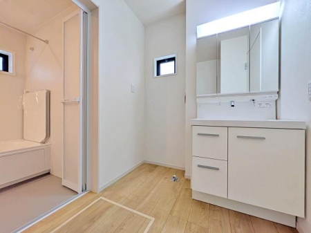 _ސ쌧sА4ڂ̐VzˌĂ̐ʑEʏ