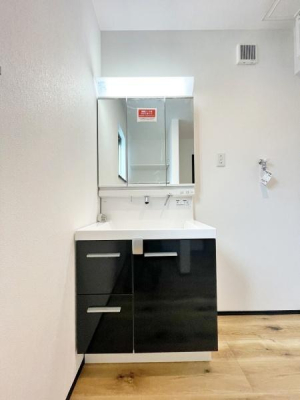 _ސ쌧ls˒ˋ拂5ڂ̐VzˌĂ̐ʑEʏ