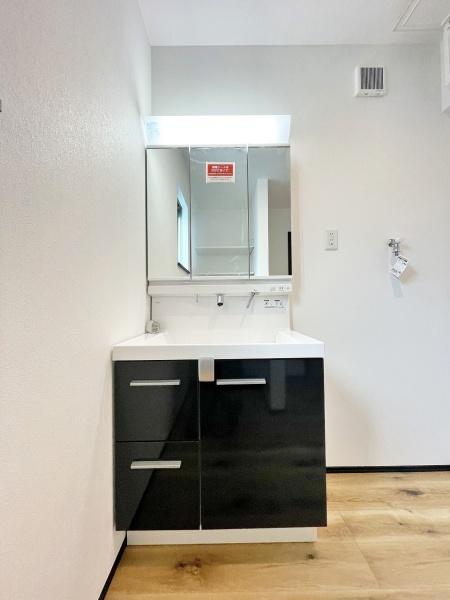 _ސ쌧ls˒ˋ拂5ڂ̐VzˌĂ̐ʑEʏ