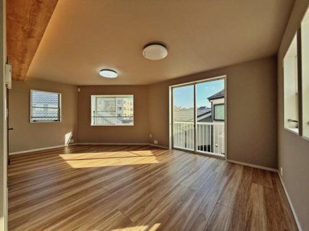 �_�ސ쌧���l�s�`������3���ڂ̒��È�ˌ��Ẵ��r���O