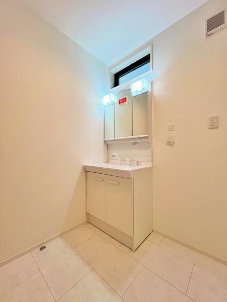 _ސ쌧ls`kk1ڂ̐VzˌĂ̐ʑEʏ