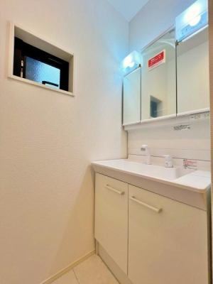 _ސ쌧ls`kk1ڂ̐VzˌĂ̐ʑEʏ