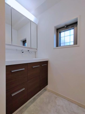 _ސ쌧lshbPJ2ڂ̒Ã}V̐ʑEʏ