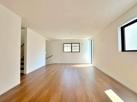 _ސ쌧qsq4ڂ̐VzˌẴrO