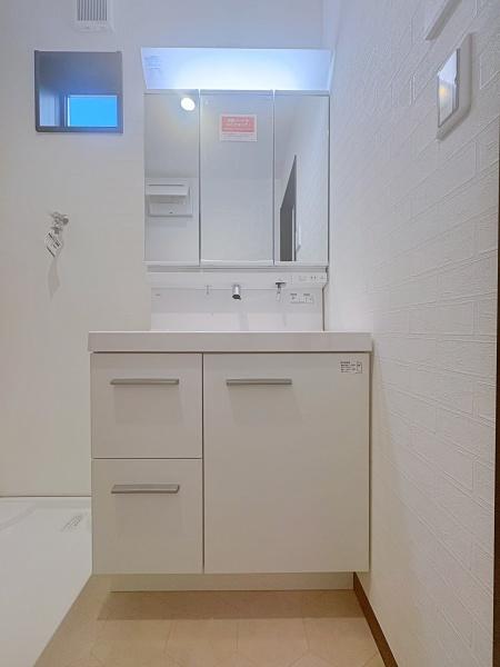 scs㏬Rc̒ÈˌĂ̐ʑEʏ