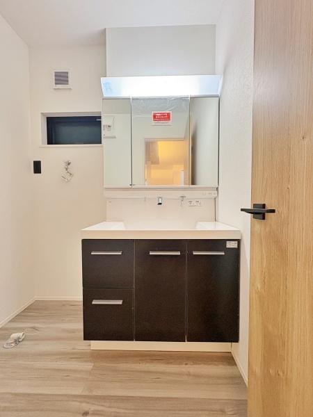 _ސ쌧lstޗǒ̐VzˌĂ̐ʑEʏ