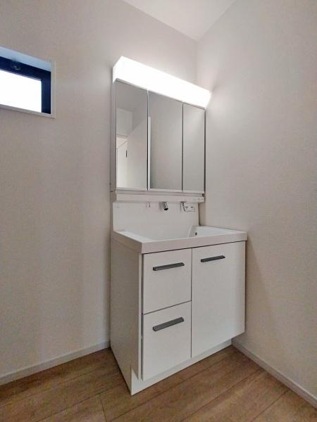 _ސ쌧sq̐VzˌĂ̐ʑEʏ