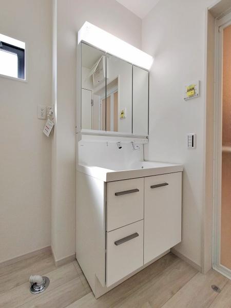 _ސ쌧sq̐VzˌĂ̐ʑEʏ