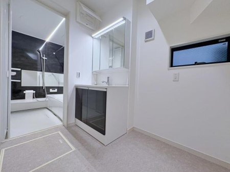 _ސ쌧lsߌk7ڂ̐VzˌĂ̐ʑEʏ