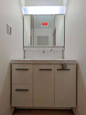 _ސ쌧lsh}4ڂ̐VzˌĂ̐ʑEʏ