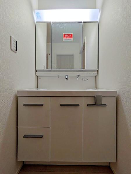 _ސ쌧lsh}4ڂ̐VzˌĂ̐ʑEʏ