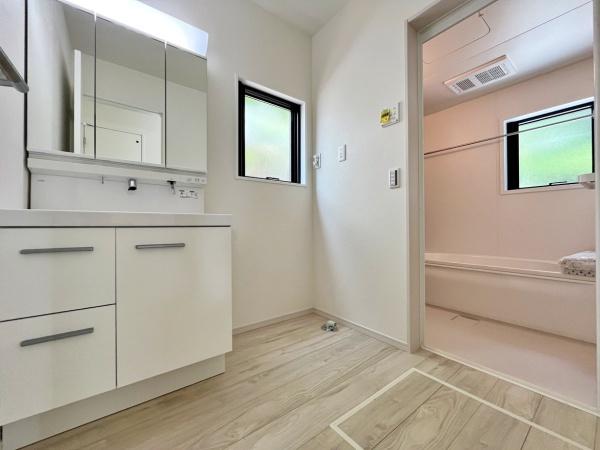 _ސ쌧qsK2ڂ̐VzˌĂ̐ʑEʏ