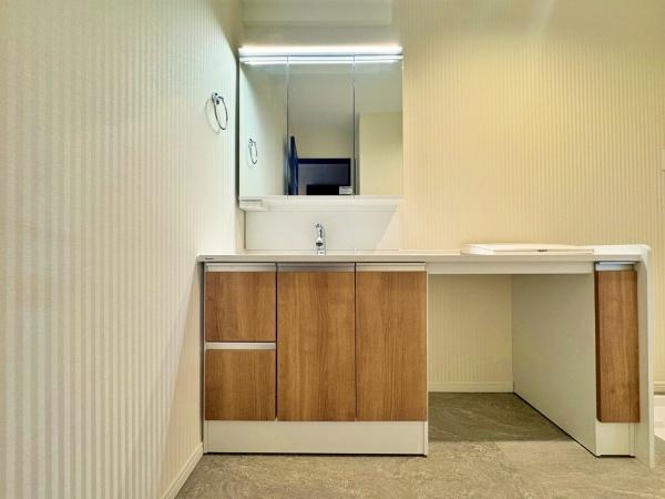 _ސ쌧lss}擌Rc̒ÈˌĂ̐ʑEʏ