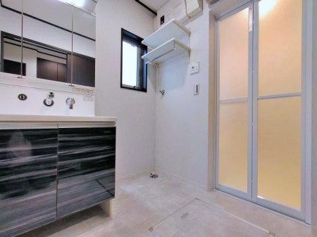 _ސ쌧lsJ拴3ڂ̒ÈˌĂ̐ʑEʏ