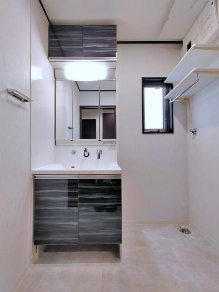 _ސ쌧lsJ拴3ڂ̒ÈˌĂ̐ʑEʏ