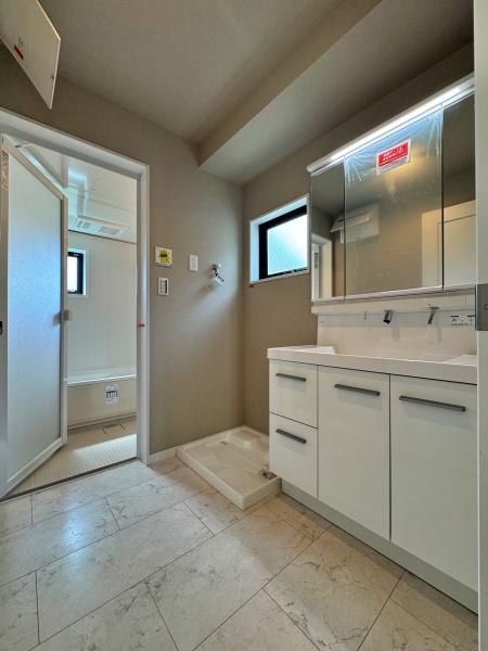 _ސ쌧͌s擌ъ7ڂ̐VzˌĂ̐ʑEʏ