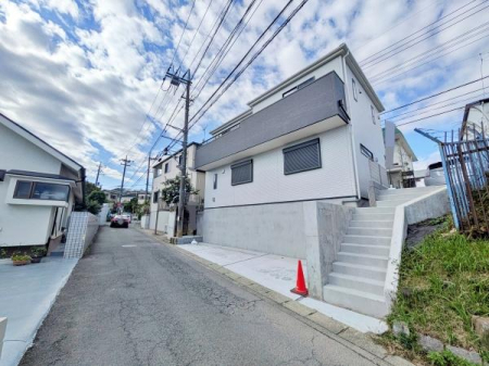 _ސ쌧s搼c5ڂ̐VzˌĂ̑OʓH܂ތnʐ^