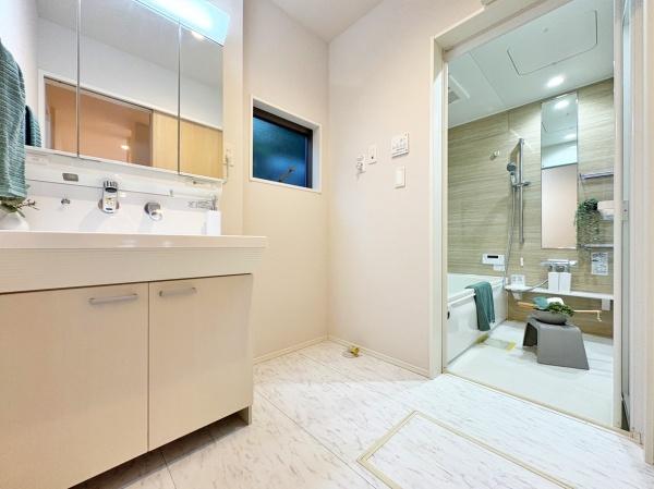 _ސ쌧sЕ4ڂ̒ÈˌĂ̐ʑEʏ