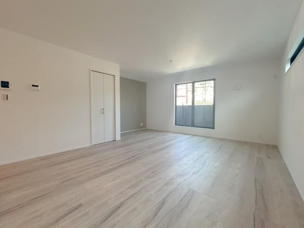 �_�ސ쌧��a�s���ߊԂ̐V�z��ˌ��Ẵ��r���O