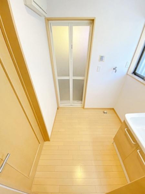 _ސ쌧lsq扪7ڂ̒ÈˌĂ̐ʑEʏ