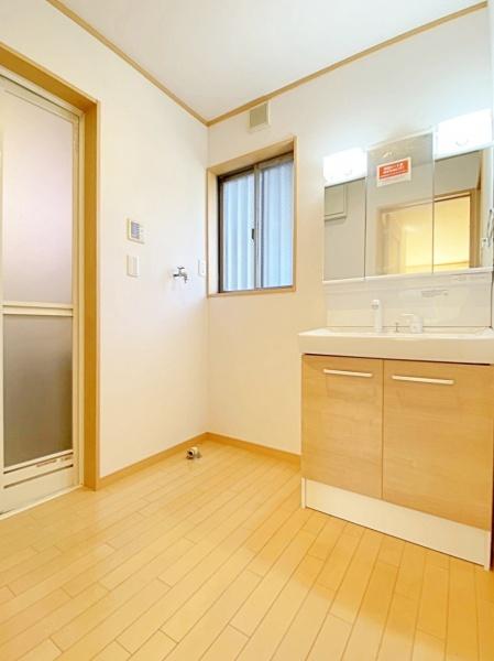 _ސ쌧lsq扪7ڂ̒ÈˌĂ̐ʑEʏ