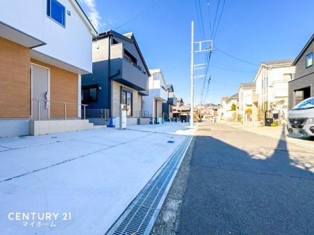 �_�ސ쌧���l�s�`������6���ڂ̐V�z��ˌ��Ă̑O�ʓ��H�܂ތ��n�ʐ^