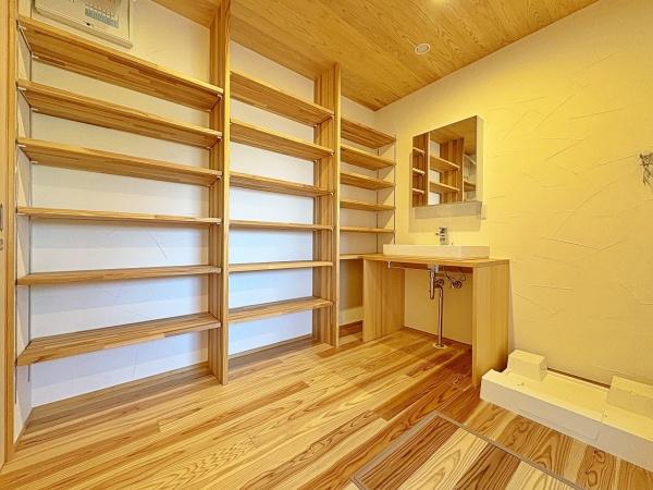 _ސ쌧ls{q嗢̐VzˌĂ̐ʑEʏ