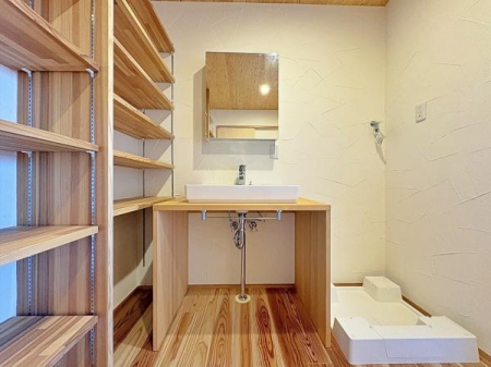 _ސ쌧ls{q嗢̐VzˌĂ̐ʑEʏ