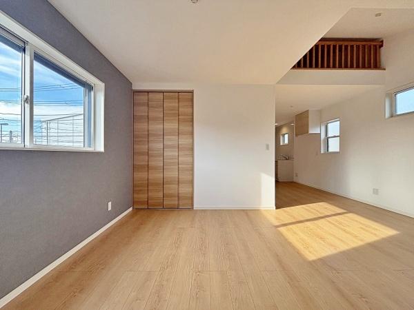 _ސ쌧sH4ڂ̐VzˌẴrO