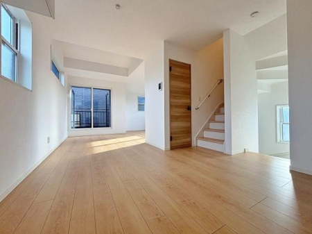 _ސ쌧sH4ڂ̐VzˌẴrO