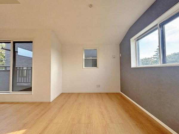 _ސ쌧sH4ڂ̐VzˌẴrO